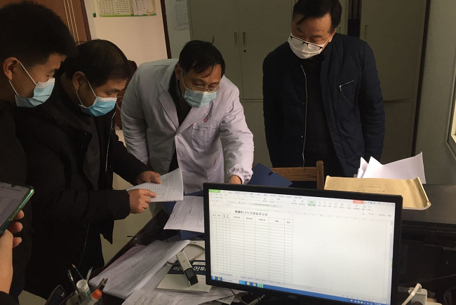 麒麟镇人大督导疫情防控工作